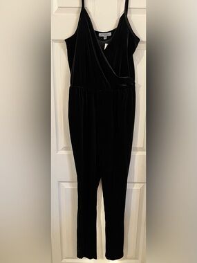 The Vanity Room Black Velvet V-Neck Sleeveless Strappy Jumpsuit Party XL